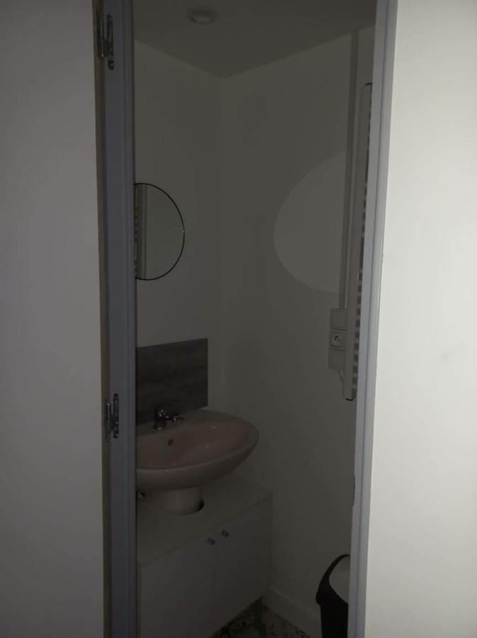 17, Face A La Gare Apartment Ланьон Екстериор снимка