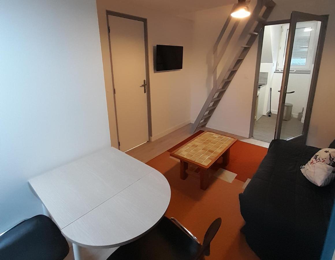 17, Face A La Gare Apartment Ланьон Екстериор снимка