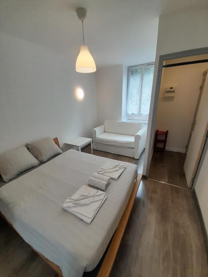 17, Face A La Gare Apartment Ланьон Екстериор снимка